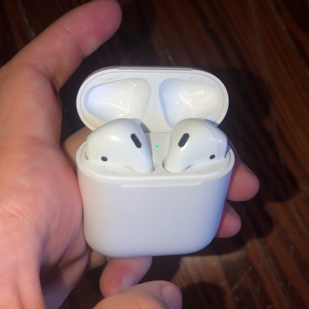 Apple AirPods